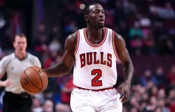 公牛黄蜂魔术如何交易？