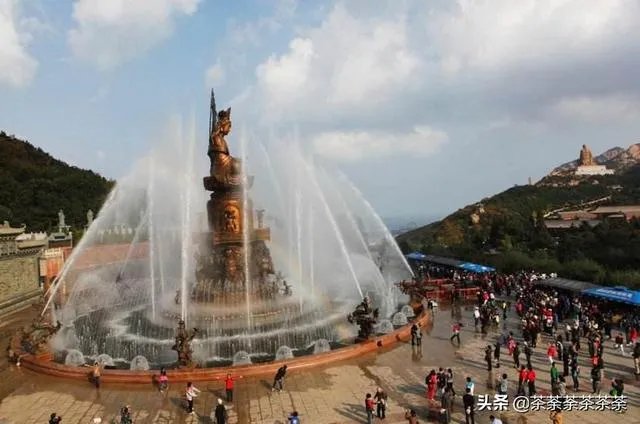 一家三口到威海旅游三天,有哪些景点、住宿和美食值得推荐?