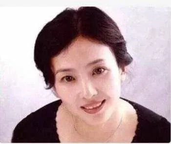 赵丽颖的表妹好美!还有哪些明星有个比自己还美的亲戚?