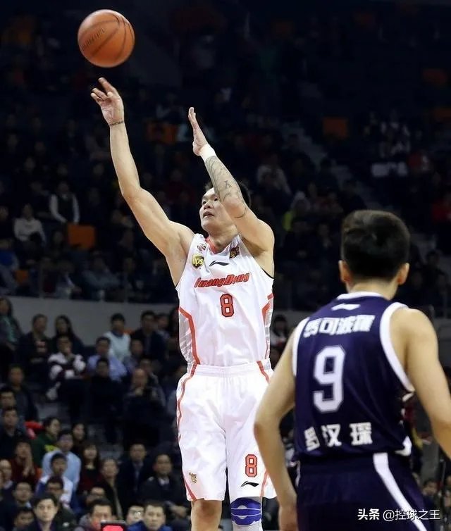 中国男篮主帅李楠在球员时期什么水平?和朱芳雨相比怎么样?