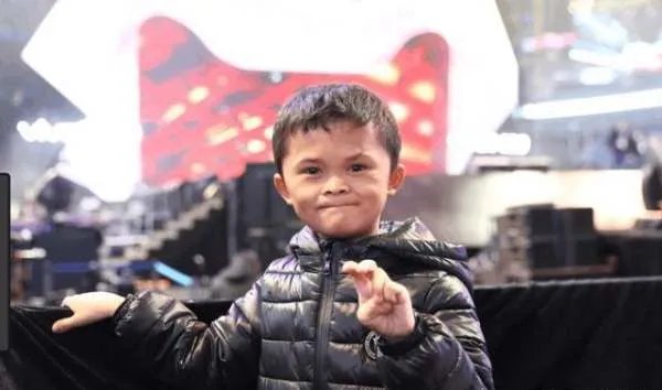 当年红极一时的“小马云”，遭公司解雇赶回农村后，现状如何？