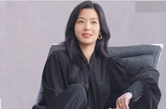 全智贤被传离婚,婆婆却成网红,这位婆婆为何深受网友喜欢?