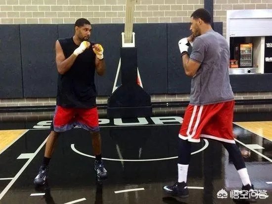诺维茨基退役后时隔10年终于喝酒,吃蛋糕!论NBA球员自律重要性,你知道还有哪些吗?