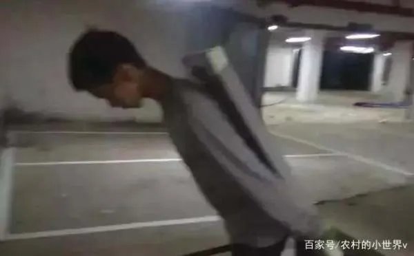 在工地搬砖的林万东，收到清华录取通知书时当场落泪，后来怎么样？