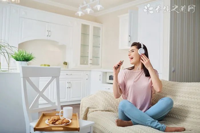 玛瑙手镯戴哪只手好 有这些佩戴讲究