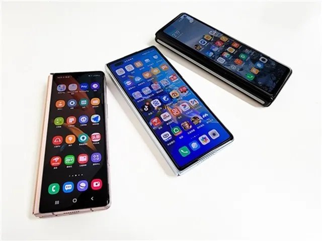 三星Galaxy Z Fold2 5G：最适合职场精英的折叠屏手机