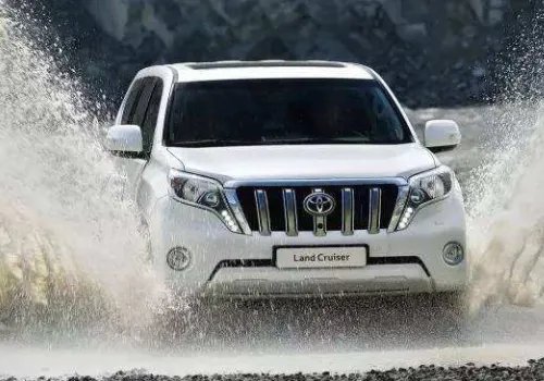 如何区分丰田霸道(普拉多)的2700和 4000 ?4700属于霸道系列么?