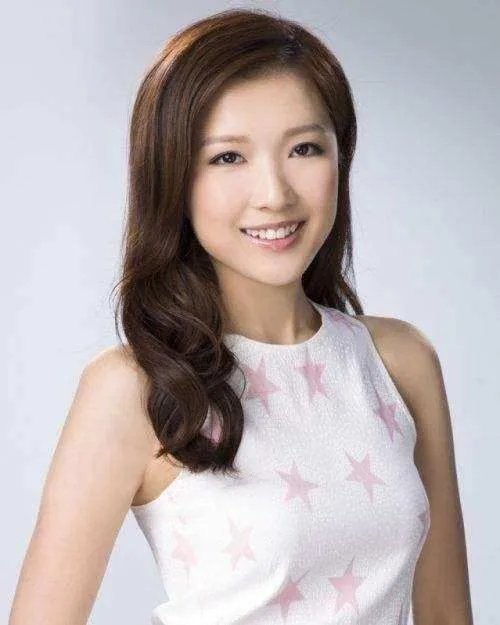 她两年为富豪生下3个儿子,1年后就分手了,她是谁?