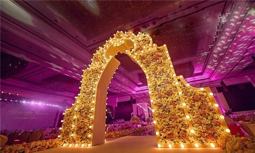 创意婚礼主持词开场白大全 结婚主持人讲话要注意什么