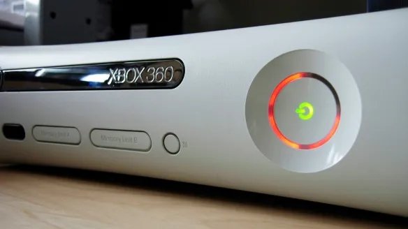 自嘲拉满 微软推出Xbox360经典故障“三红”纪念海报