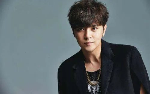 小鬼黄鸿升去世,他与杨丞琳什么关系?为什么说他是罗志祥的前任兄弟?