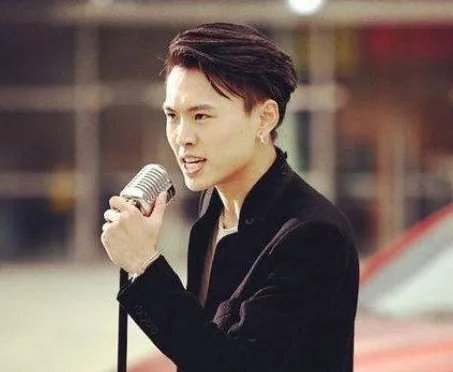 那英当年淘汰了多少人