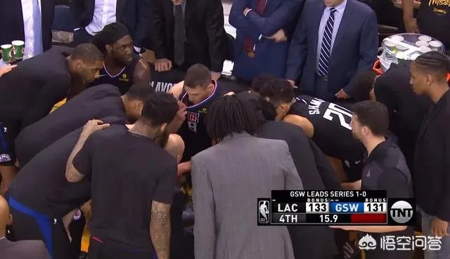 勇士和快船季后赛G2关键时刻,库里选择强投三分而不是突破打两分,这是为什么?