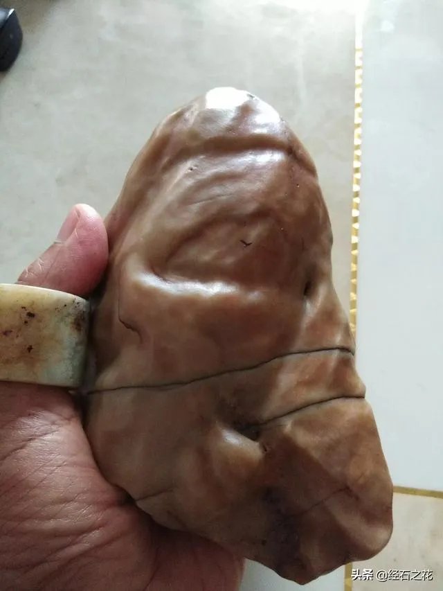 石友们，把你们的新疆和田玉、籽料原石和天然奇石发个图出来让石友们看看学习下？