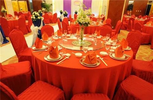 婚宴现场布置有什么注意事项  如何让婚礼更加的浪漫唯美