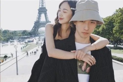 王思聪评论半藏森林又上了热搜，这个网红到底是何方人物？