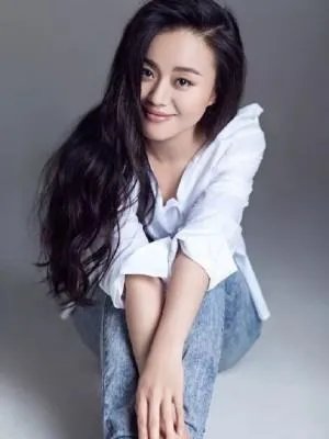 《幸福满院》演员表中招弟的扮演者还演过什么？