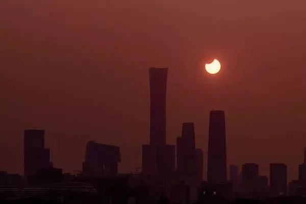 什么是金环日食呢？