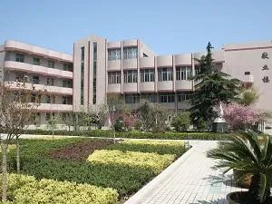 镇江市外国语学校的概况