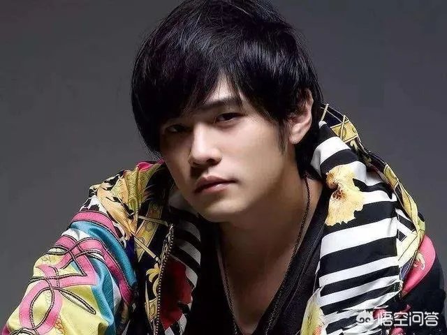 周杰伦开始录歌了,你喜欢他的歌曲吗?