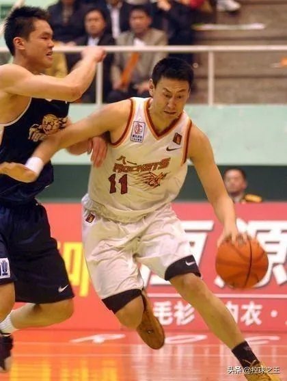 中国男篮主帅李楠在球员时期什么水平?和朱芳雨相比怎么样?