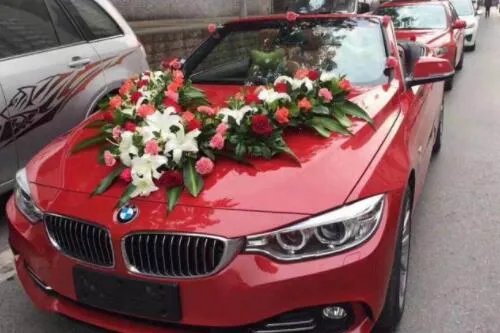 劳斯莱斯婚车车队一天多少钱 婚车一般几辆比较好