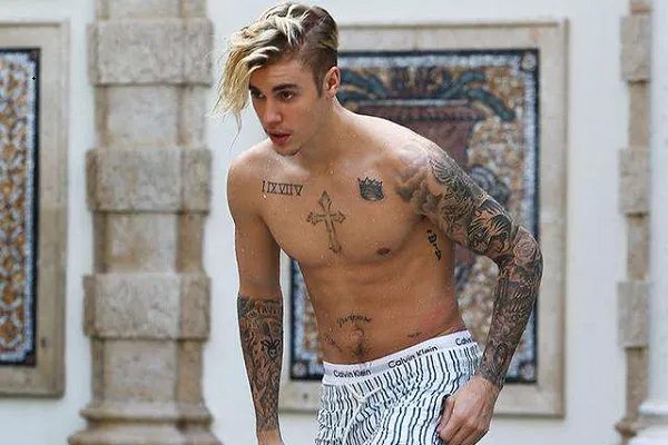 李嫣曾被指“十三岁去过夜店”，此事从何说起？