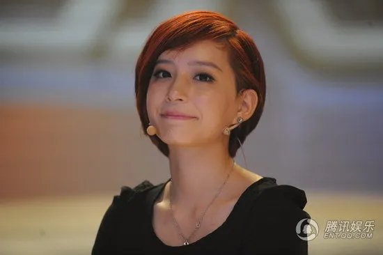 李斯丹妮最新发型