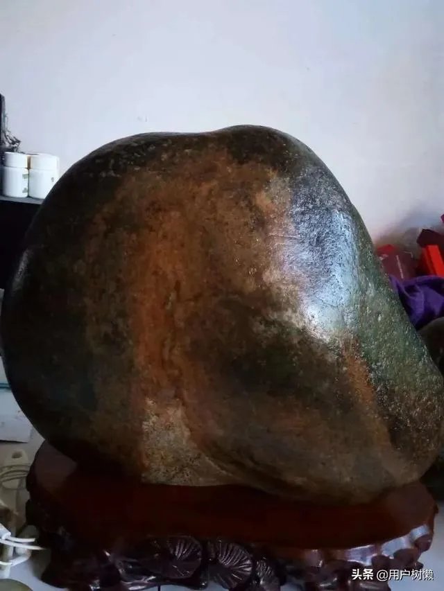 石友们，把你们的新疆和田玉、籽料原石和天然奇石发个图出来让石友们看看学习下？