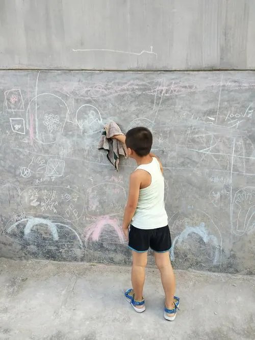 玻璃窗花贴纸怎么去除