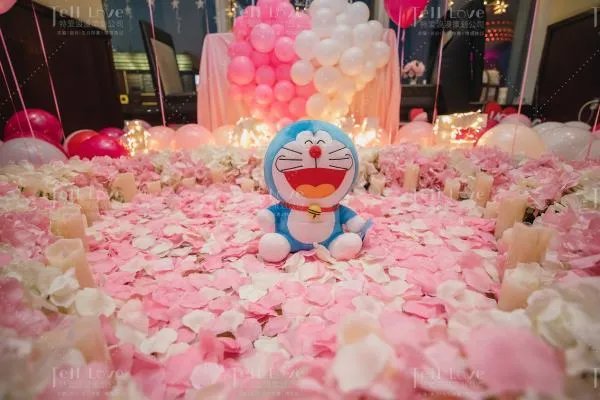 圣诞节送什么礼物给女朋友好呢?