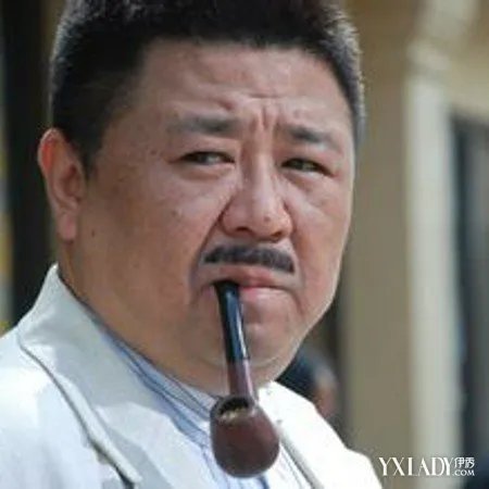 梁冠华老婆成北京知名导演执导过多部电影人气很高