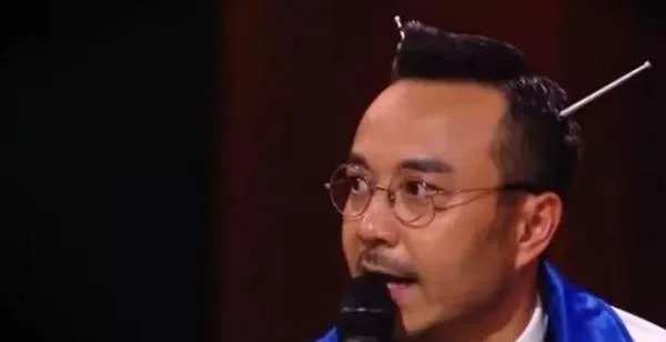 如何评价董卿的长相?