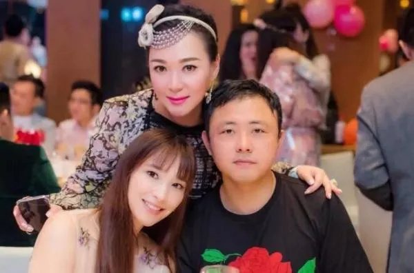 吴佩慈的豪门路!纪晓波为什么不愿意给吴佩慈一纸结婚证?