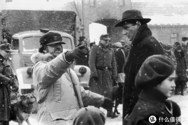 全球顶级羽绒服品牌吐血推荐——MACKAGE、WOOLRICH、HERNO