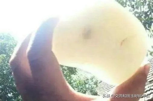 石友们，把你们的新疆和田玉、籽料原石和天然奇石发个图出来让石友们看看学习下？