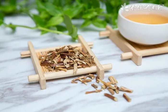 爬山要带哪些东西呢