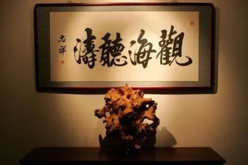 赵忠祥豪宅曝光，鱼池大到堪比游泳池，字画估值5亿，他究竟有多壕？