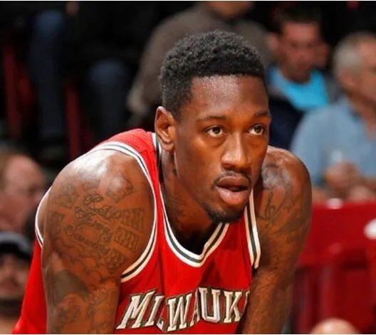 拉里桑德斯怎么了 他的离队会给球队带来什么