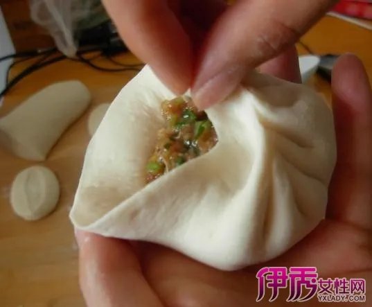 怎么捏包子褶好看