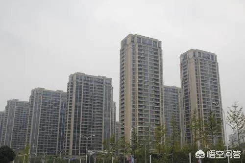 南京一楼盘业主集体抱团喊涨房价，要求每平米抬高1万，对此大家怎么看？