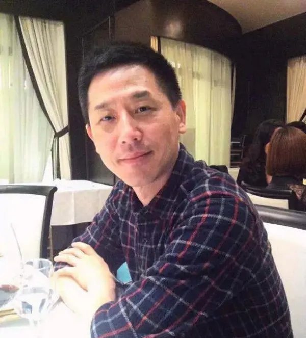 失去张国荣的唐鹤德现在过得怎么样？