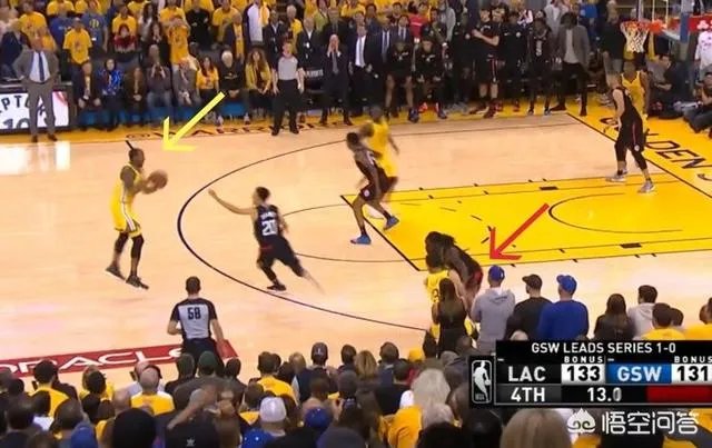 勇士和快船季后赛G2关键时刻,库里选择强投三分而不是突破打两分,这是为什么?