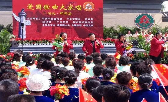 100首爱国歌曲大家唱的内容简介