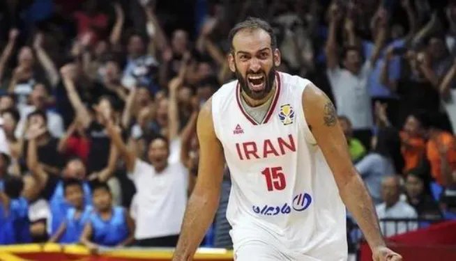 哈达迪、姚明和易建联，在NBA分别有几次扣篮？