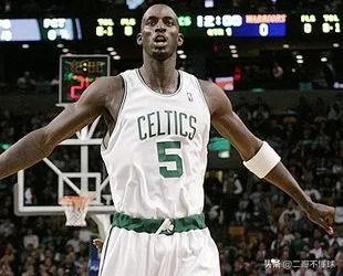 当时易建联用粤语怒喷加内特，为何赛后狼王还对他加以称赞？