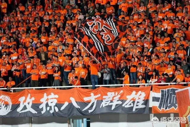 如何评价武汉卓尔主帅李铁的执教能力？