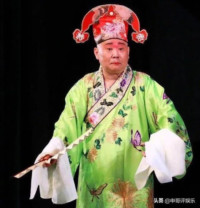 德云社郭德纲晒聚会照片,京剧界名家都来捧场,谁还敢说他业余?