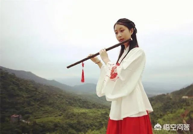 当今社会,女人应该活成什么样,才算潇洒不悔?