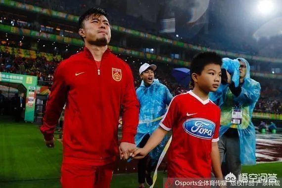 曹赟定为周军不惜与网友约架，义气是义气，考虑申花了吗？